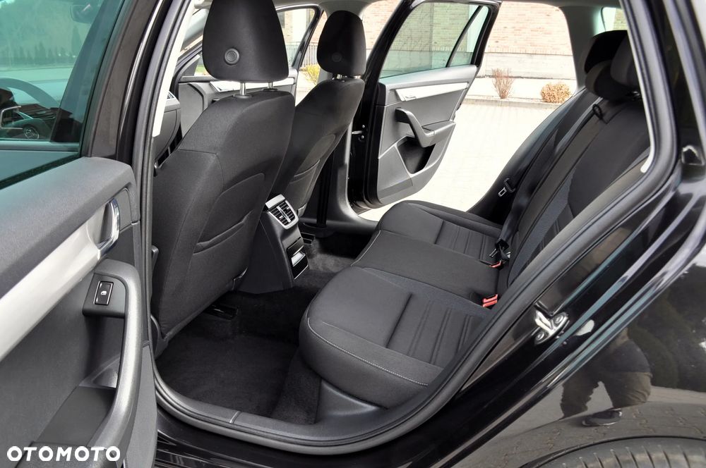 Skoda Octavia 2.0 TDI Elegance DSG - 20