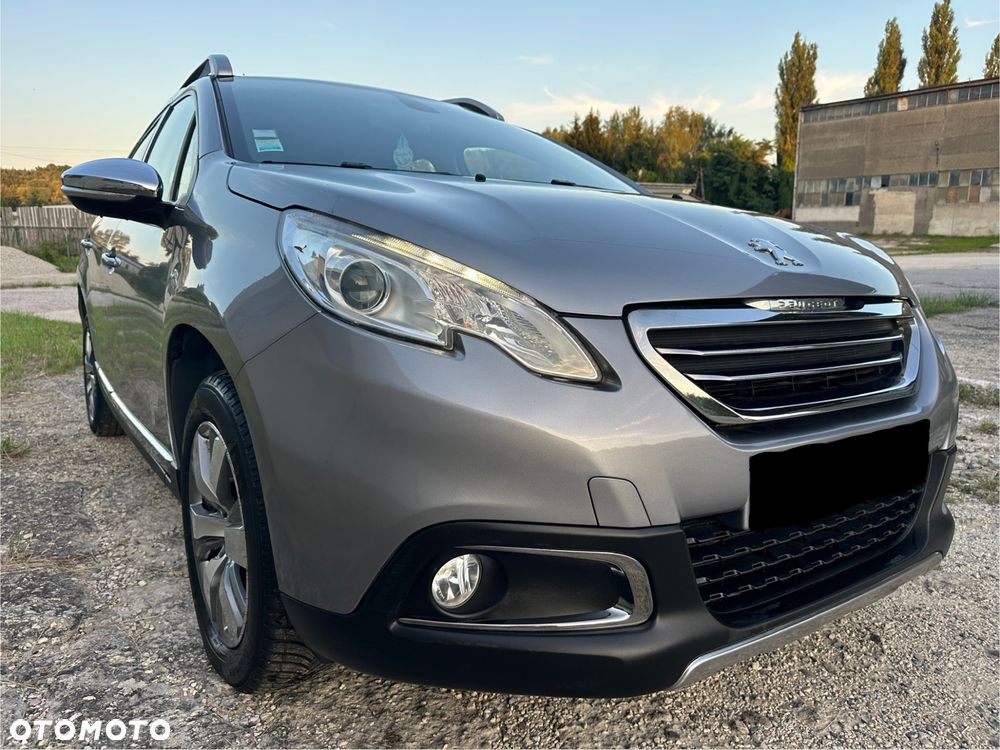 Peugeot 2008 1.2 Pure Tech Allure S&S - 11