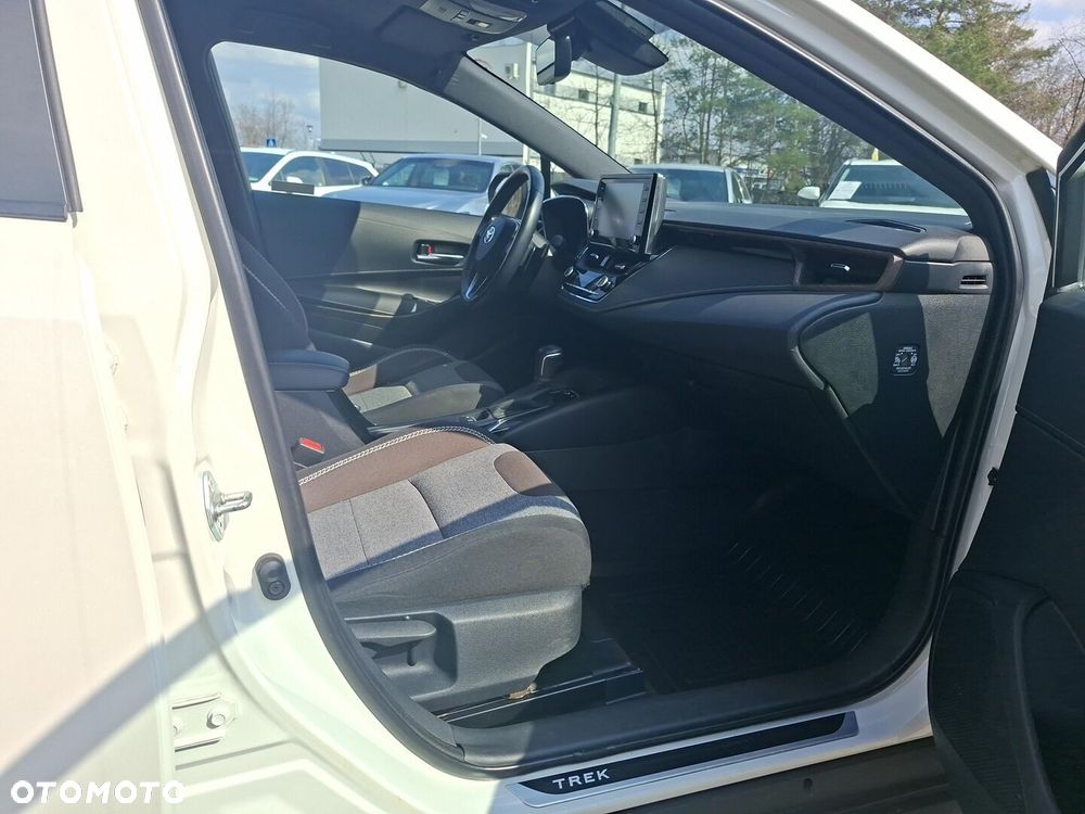 Toyota Corolla 2.0 Hybrid Trek - 13