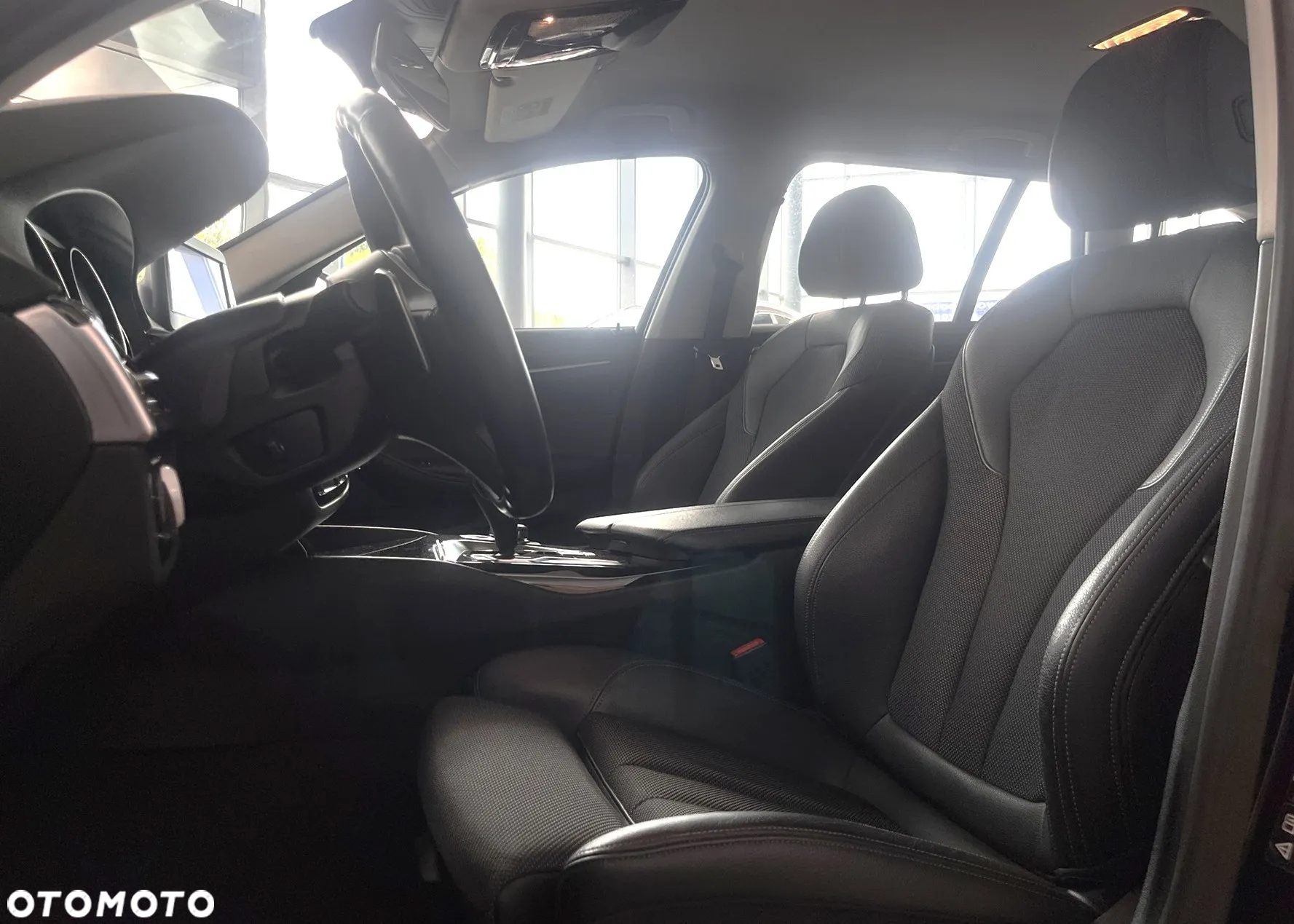 BMW Seria 5 530i Touring - 22