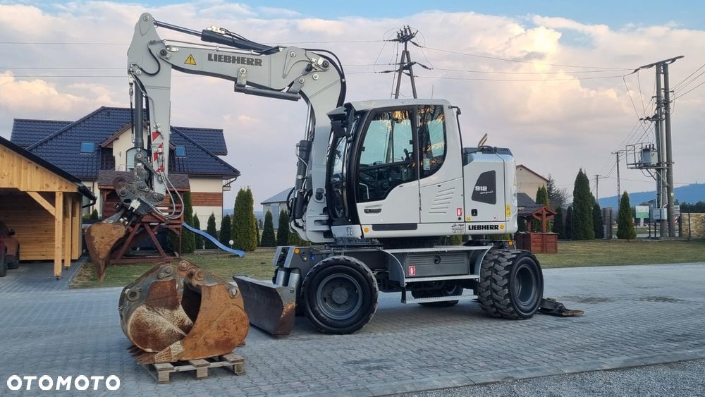 Liebherr A912/ 2017r/ Maszyna sprowadzona/ - 13