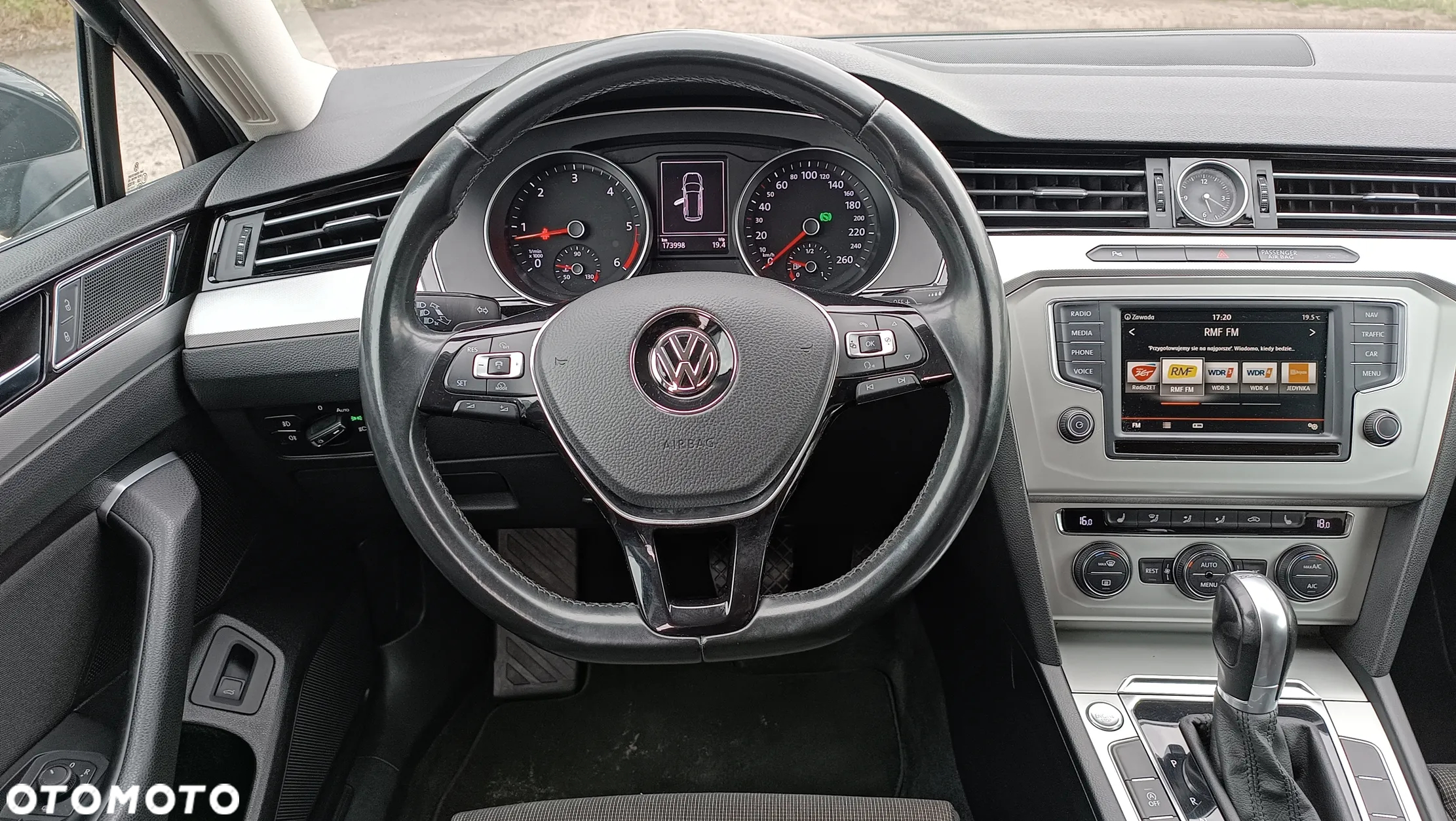 Volkswagen Passat 2.0 TDI BMT Comfortline DSG - 16