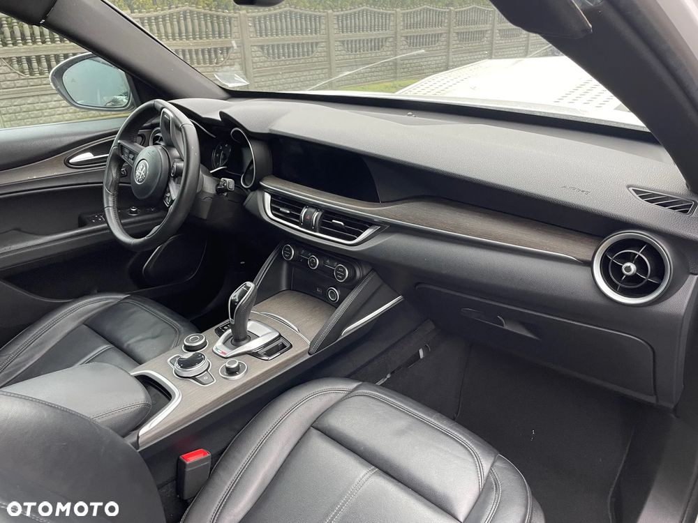 Alfa Romeo Stelvio - 3
