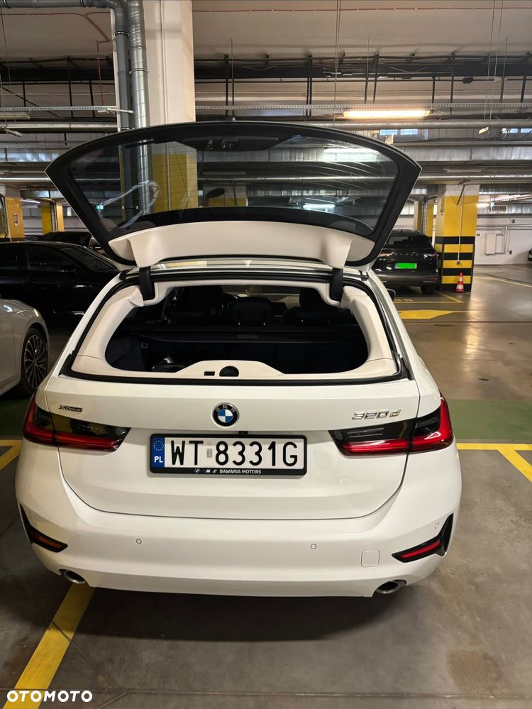 BMW Seria 3 320d xDrive - 14