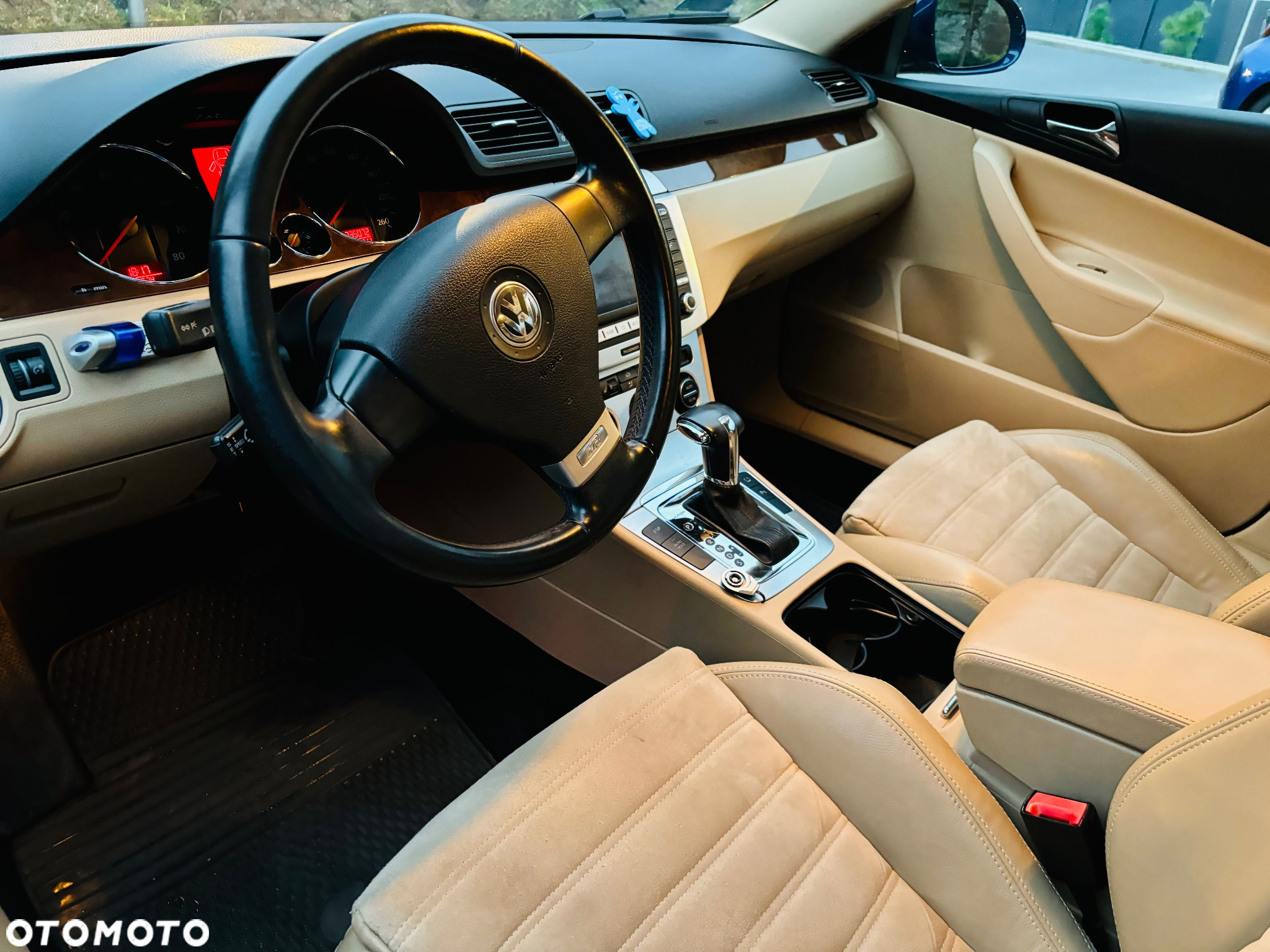 Volkswagen Passat 3.2 V6 FSI 4Mot Highline DSG - 17