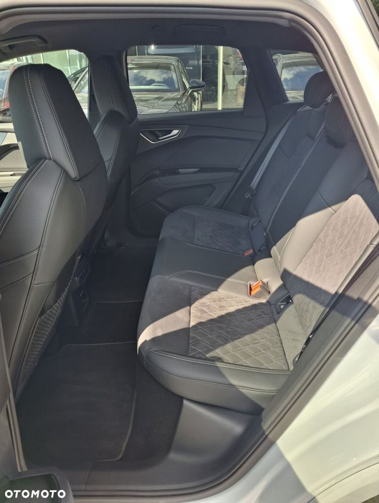 Audi Q4 e-tron - 15