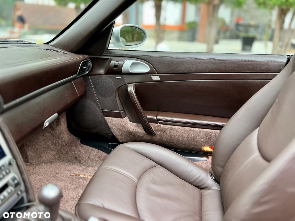 Porsche 911 Carrera - 25