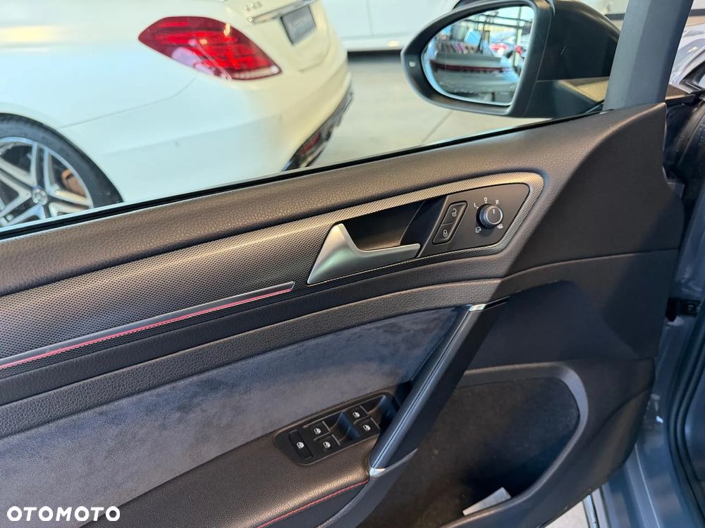Volkswagen Golf GTI TCR 2.0 TSI OPF DSG - 18