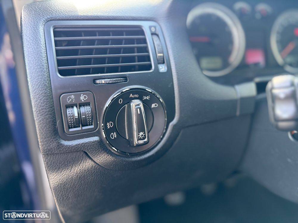 VW Bora 1.9 TDi Highline - 26