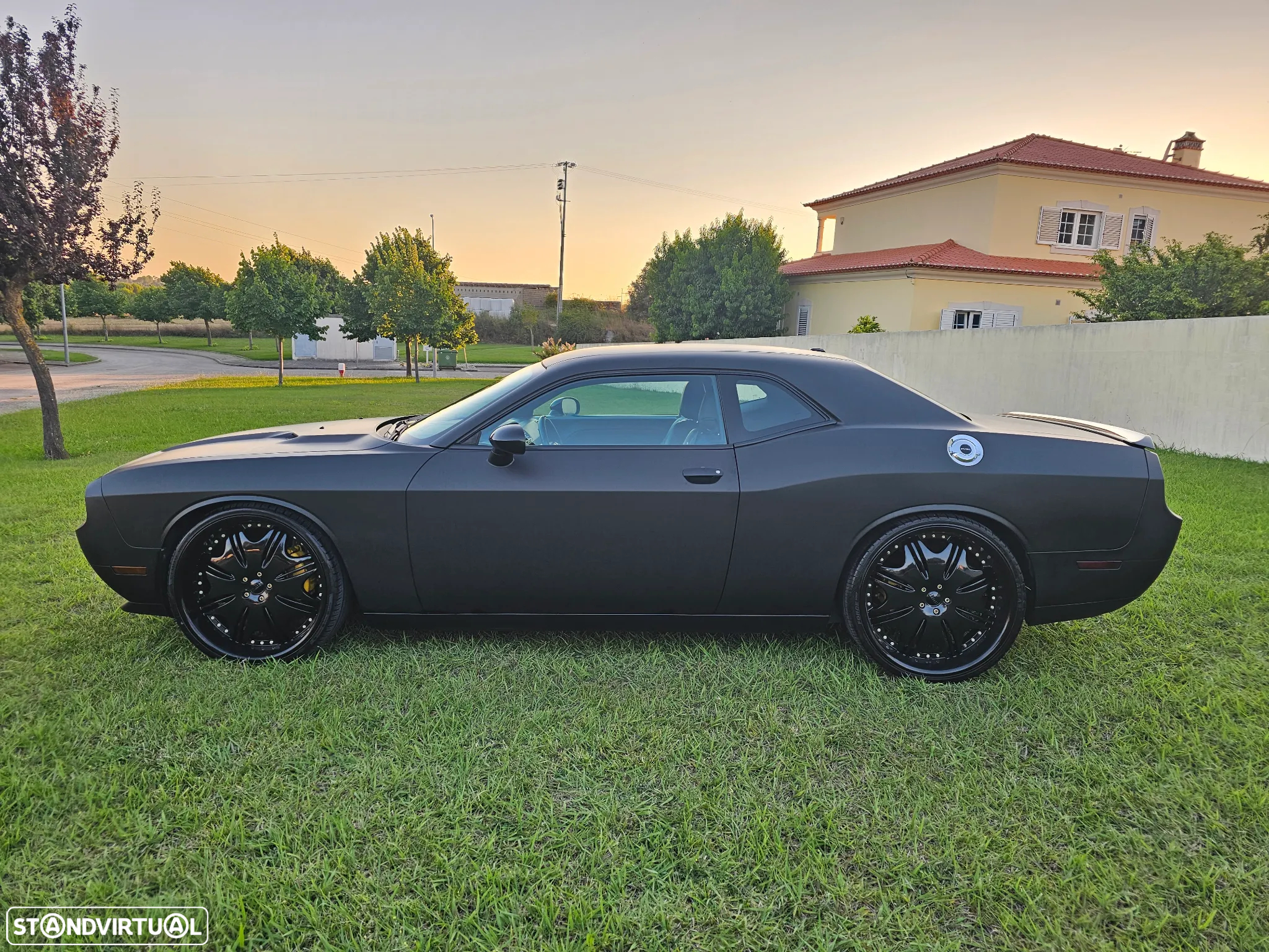 Dodge Challenger Auto R/T Plus - 2
