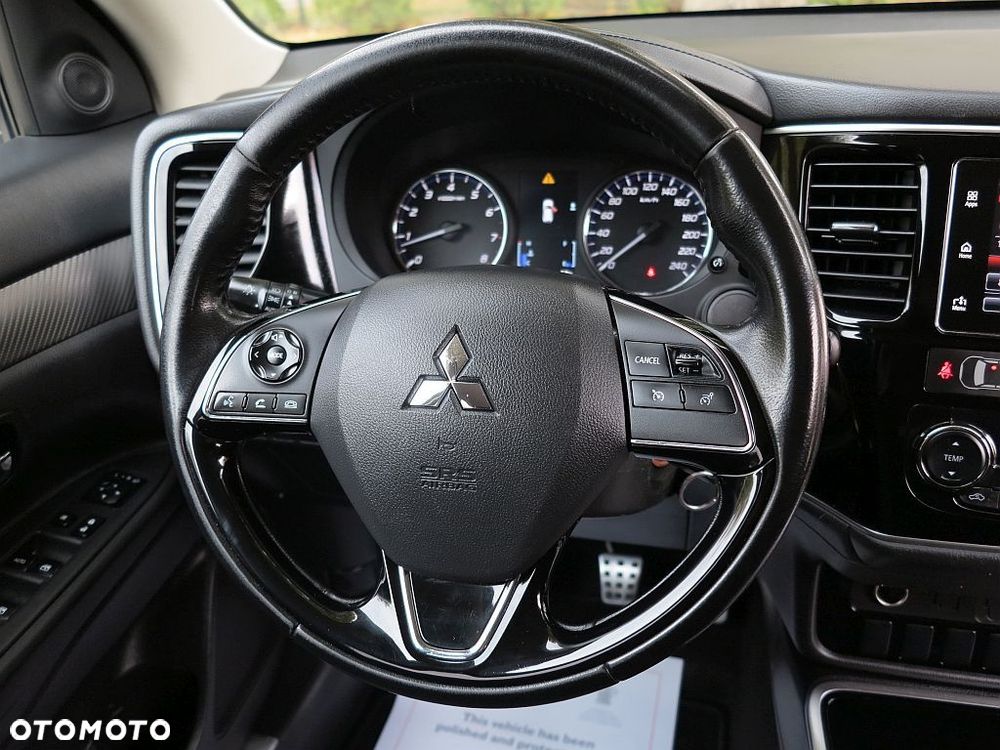 Mitsubishi Outlander 2.0 2WD Edition 100 - 18