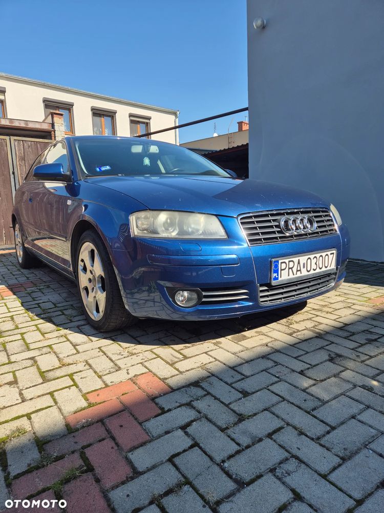 Audi A3 3-drzwiowe 2.0 FSI Attraction - 1
