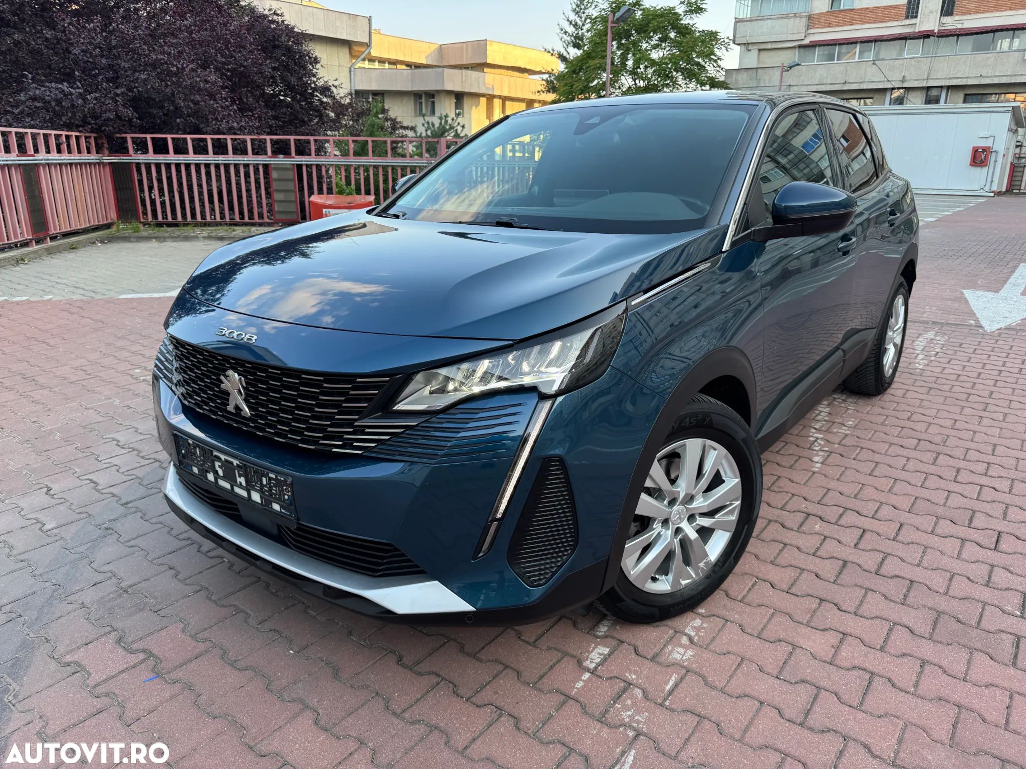 Peugeot 3008 PureTech 130 Stop & Start GPF EAT8 Active Business-Paket - 1