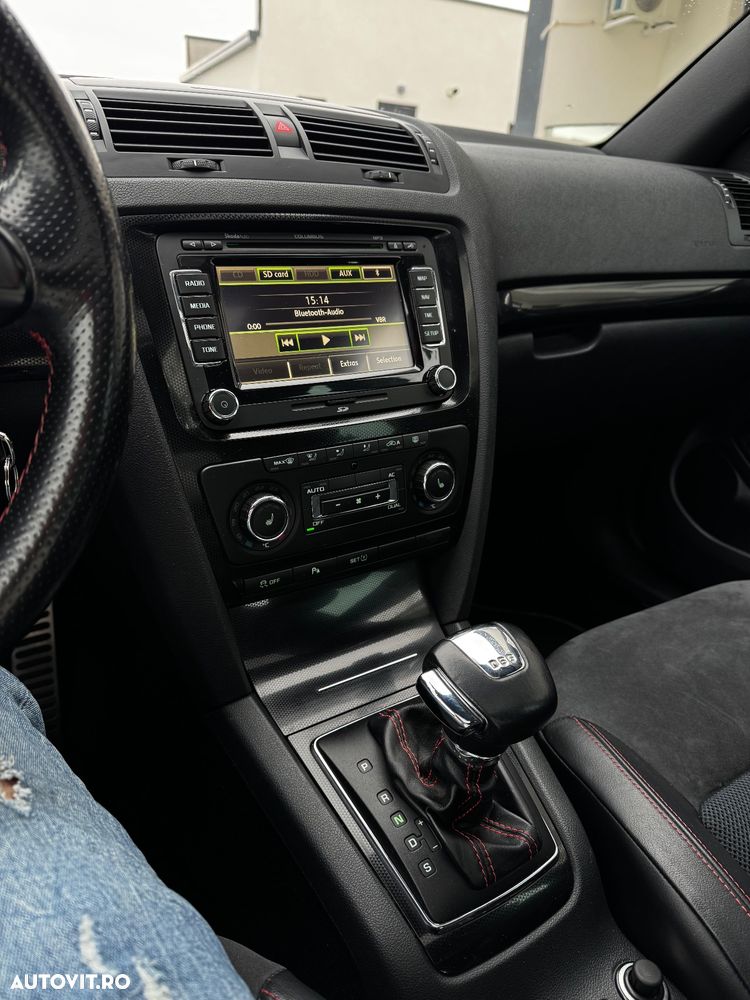 Skoda Octavia Combi 2.0 TDI RS DSG - 8