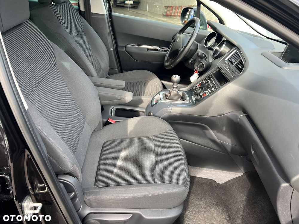 Peugeot 5008 - 31