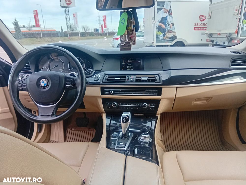 BMW Seria 5 525d xDrive - 2