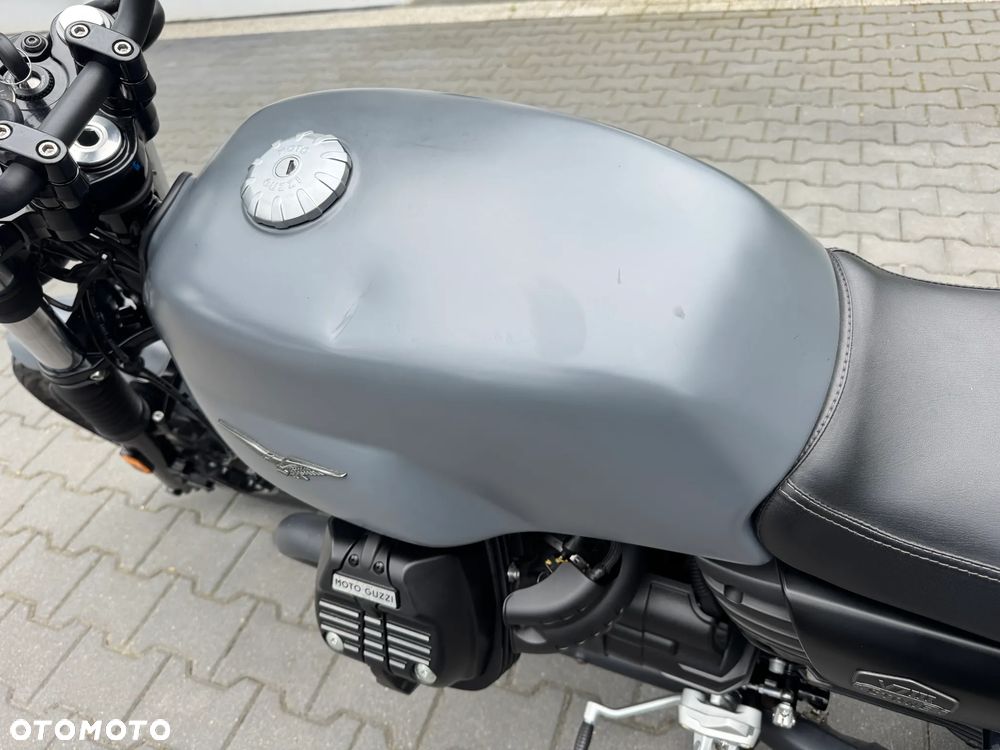 Moto Guzzi V7 - 18