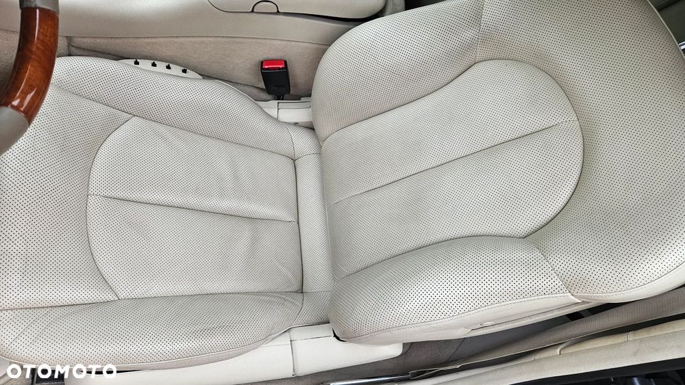 Mercedes-Benz CLK 320 - 23