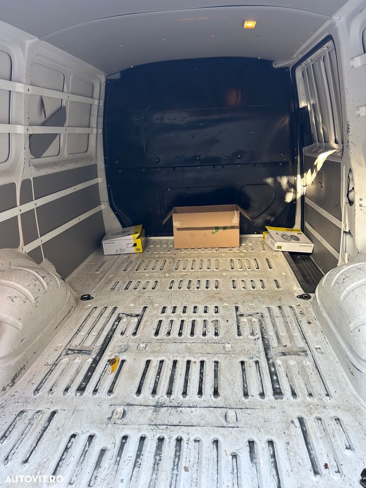 Volkswagen Transporter - 14