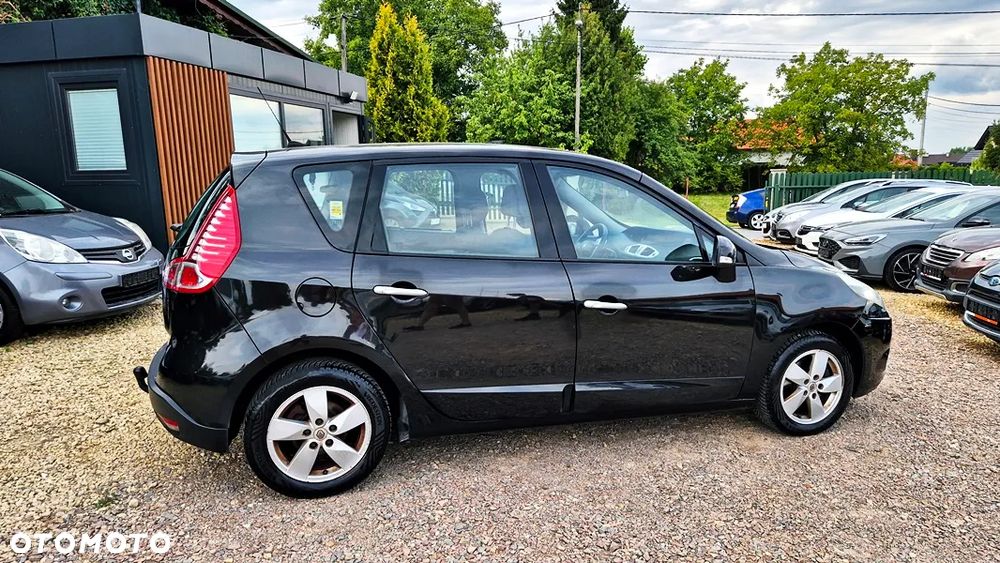 Renault Scenic 1.6 16V Luxe Privilege - 10