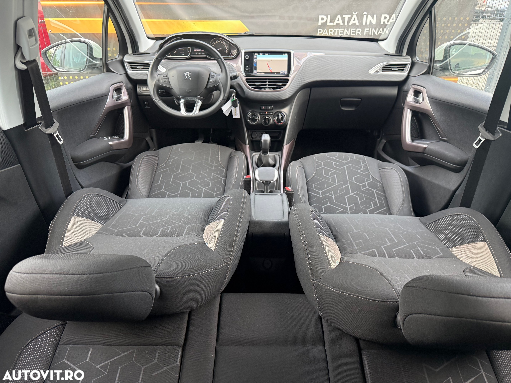 Peugeot 2008 1.2 L PureTech STT Active - 7