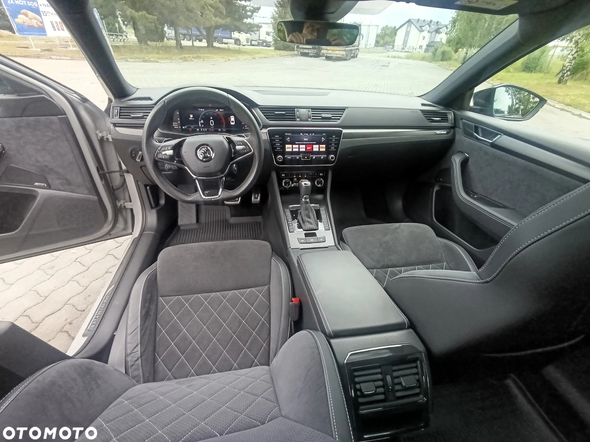 Skoda Superb 2.0 TDI SCR Sportline DSG - 22