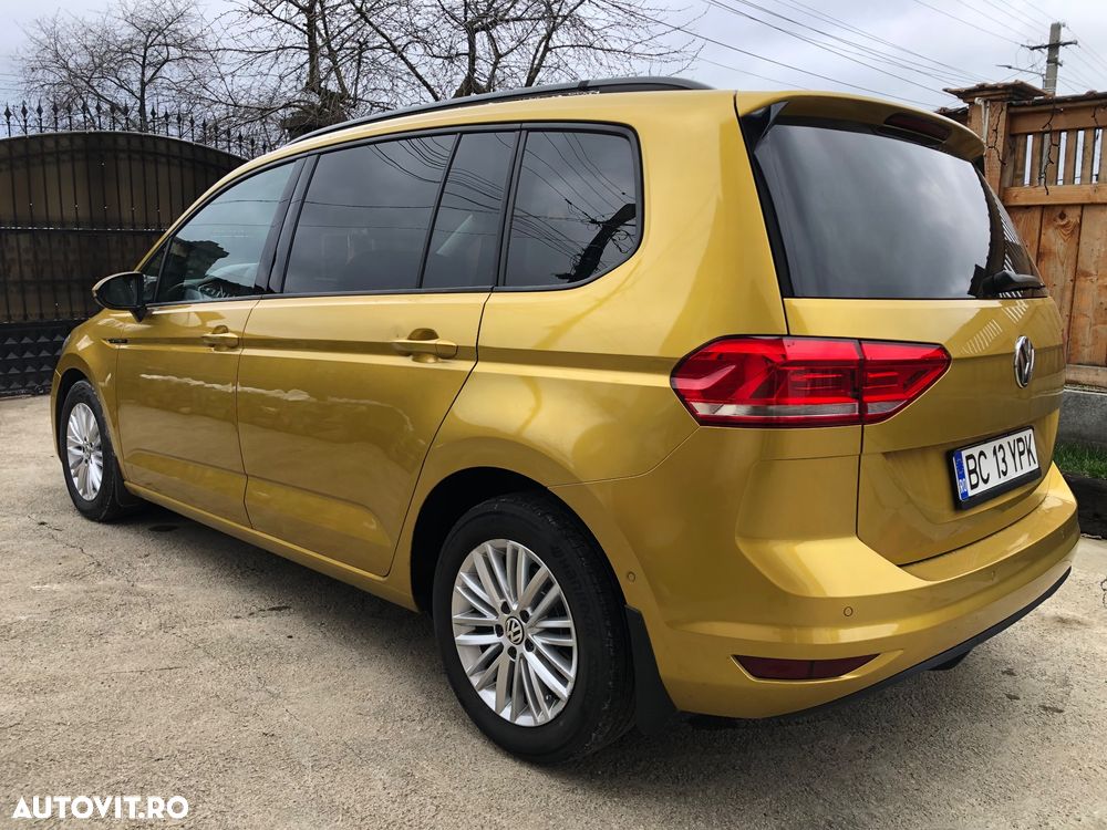 Volkswagen Touran 2.0 TDI SCR DSG Comfortline - 4