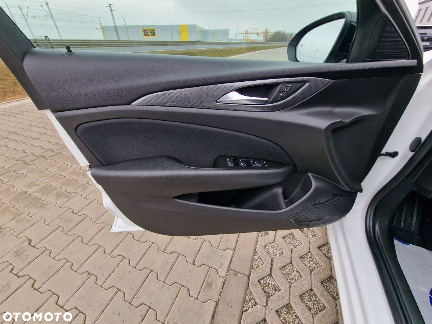 Opel Insignia - 10