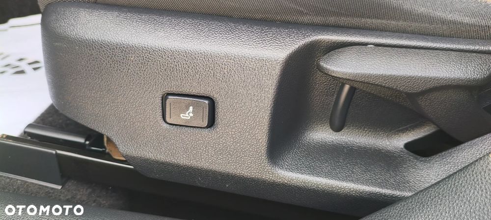 Toyota Corolla 1.8 Hybrid Executive - 38