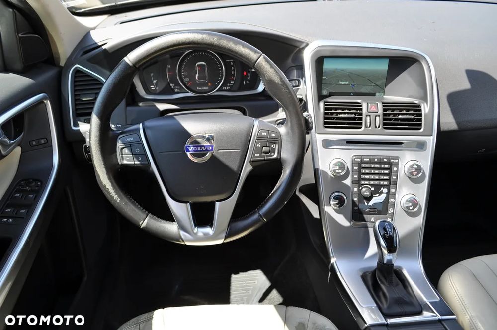 Volvo XC 60 D4 AWD Summum - 24