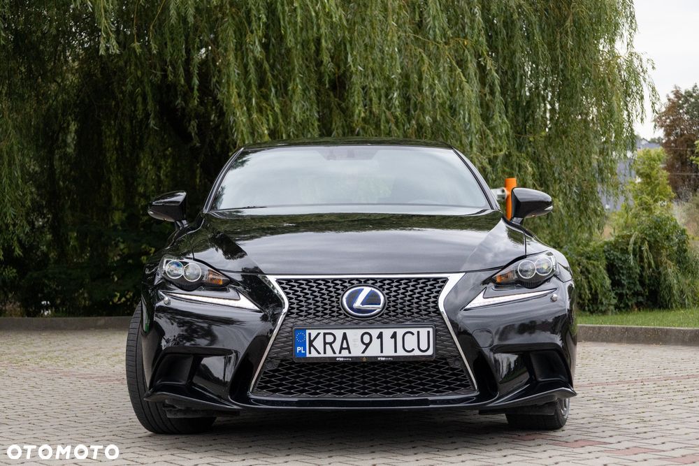 Lexus IS 300h F Sport - 2