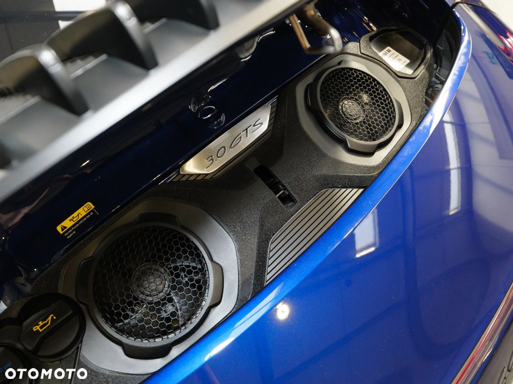 Porsche 911 Carrera 4 GTS - 38
