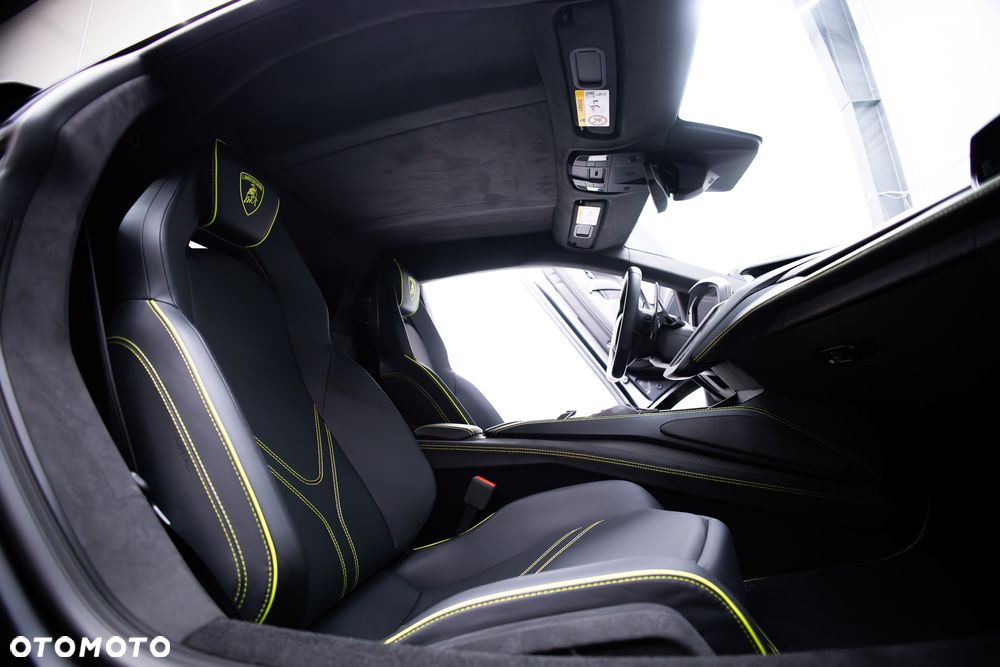 Lamborghini Revuelto - 28