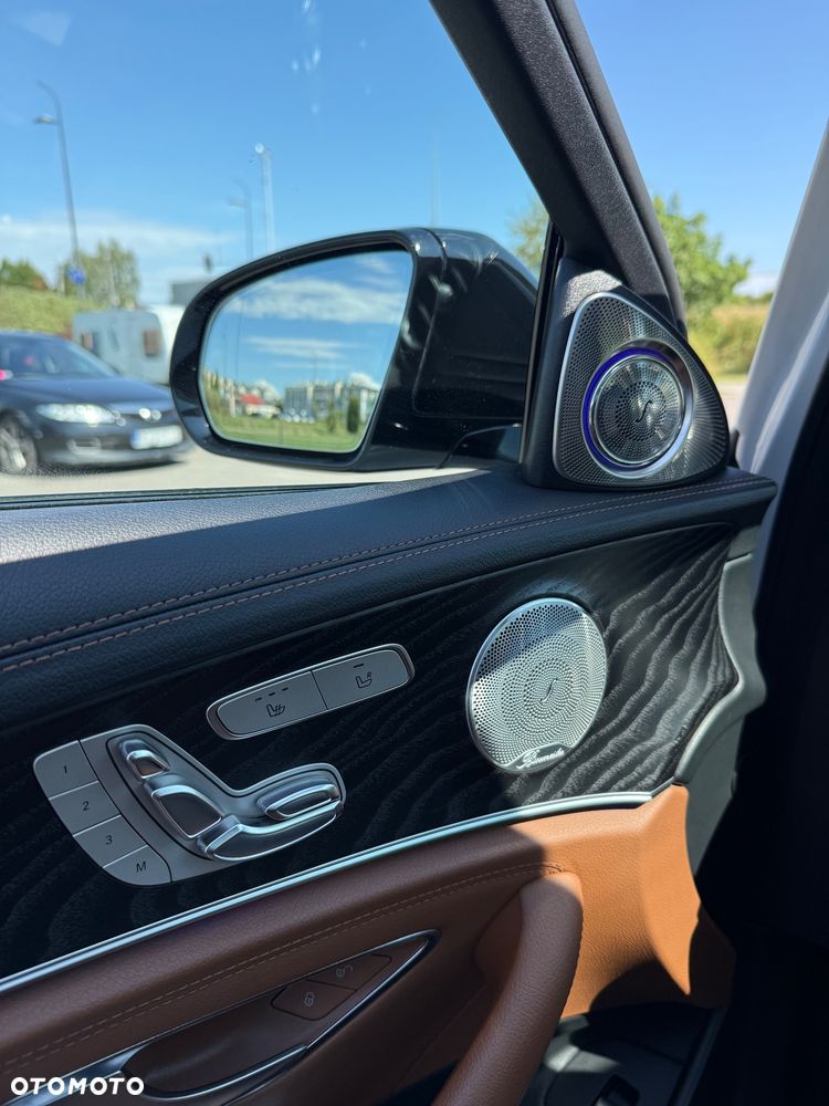 Mercedes-Benz Klasa E 220 d 4-Matic 9G-TRONIC - 33