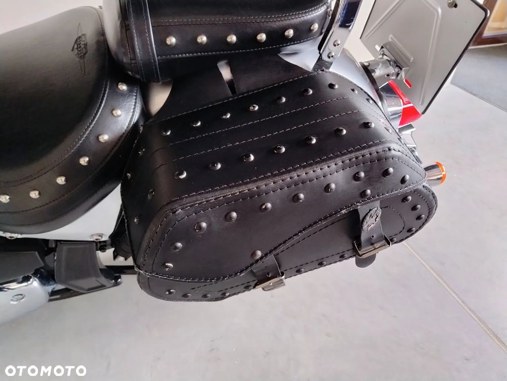 Suzuki VL 800 Volusia - 11