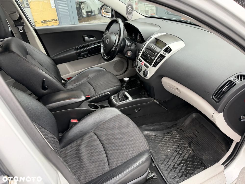 Kia Ceed 1.6 Crdi Comfort + - 31