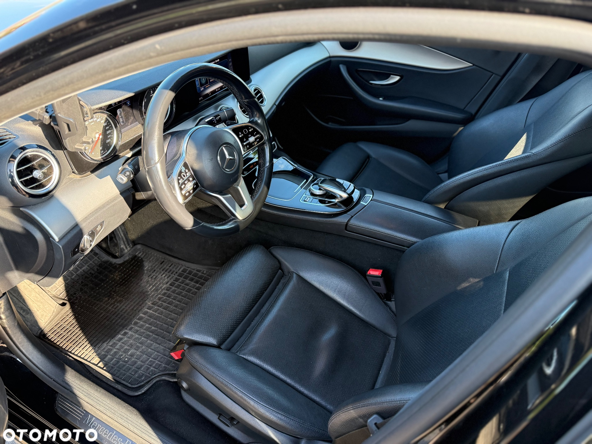 Mercedes-Benz Klasa E 200 d 9G-TRONIC - 25