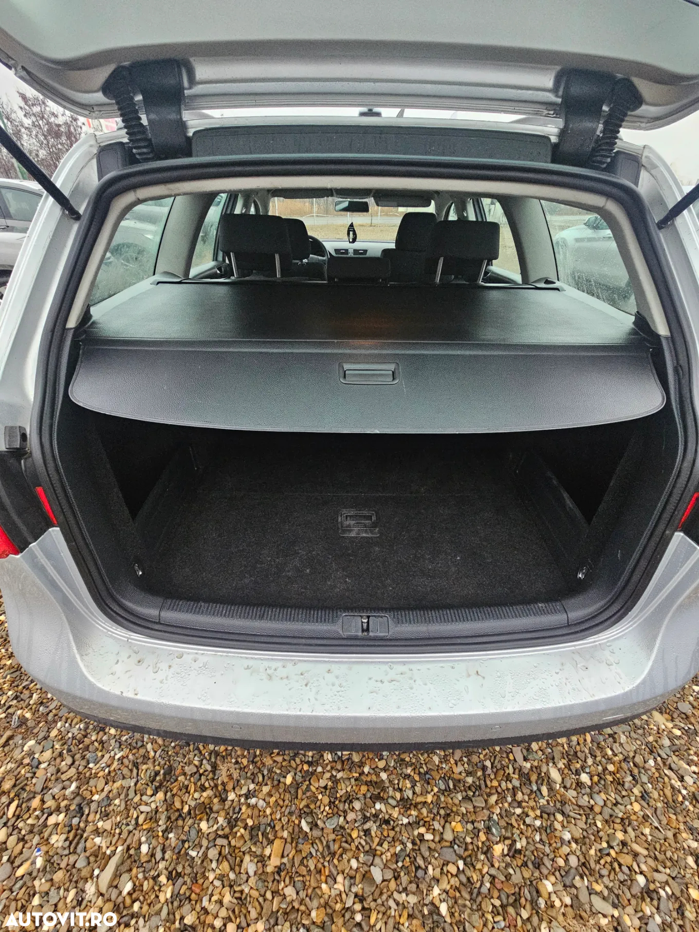 Volkswagen Passat - 14