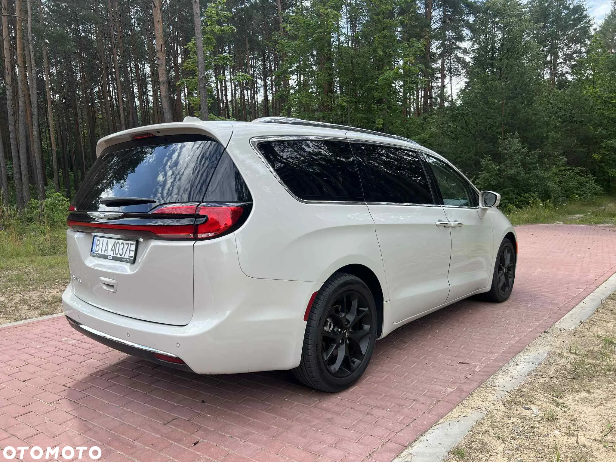 Chrysler Pacifica - 9