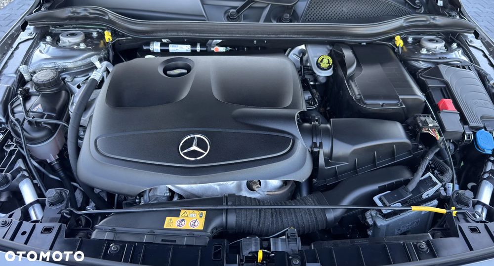 Mercedes-Benz GLA 200 7G-DCT - 35