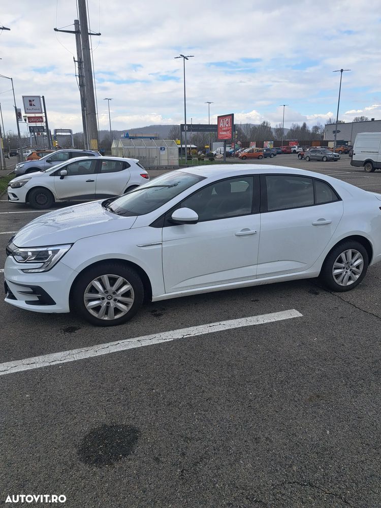 Renault Megane TCe 140 GPF Equilibre - 8