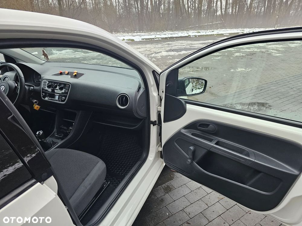 Volkswagen up! white - 15