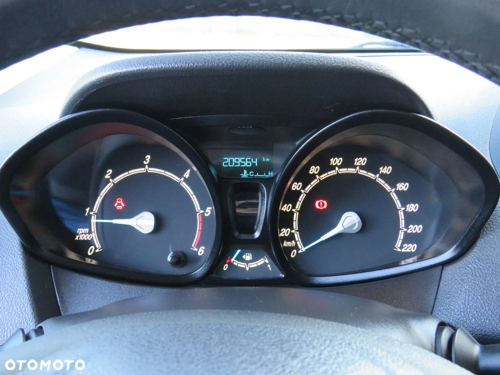 Ford Tourneo Courier - 23