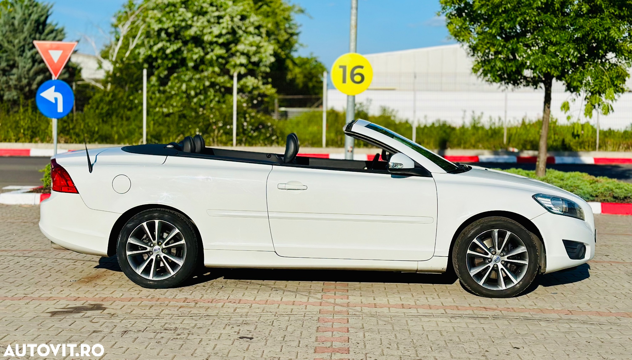 Volvo C70 D3 Aut. Momentum - 4
