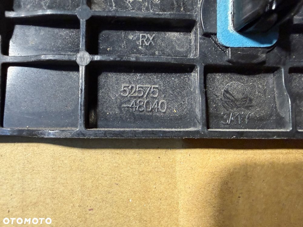 Ślizg zderzaka prawy tył Lexus RX450h 09-15r. Nr. 52575-48040. - 3