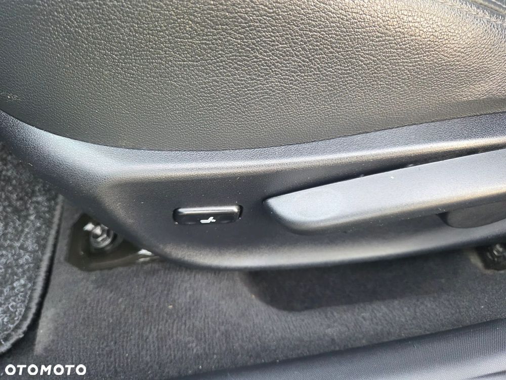 Toyota Avensis Touring Sports 1.8 Business Edition - 24