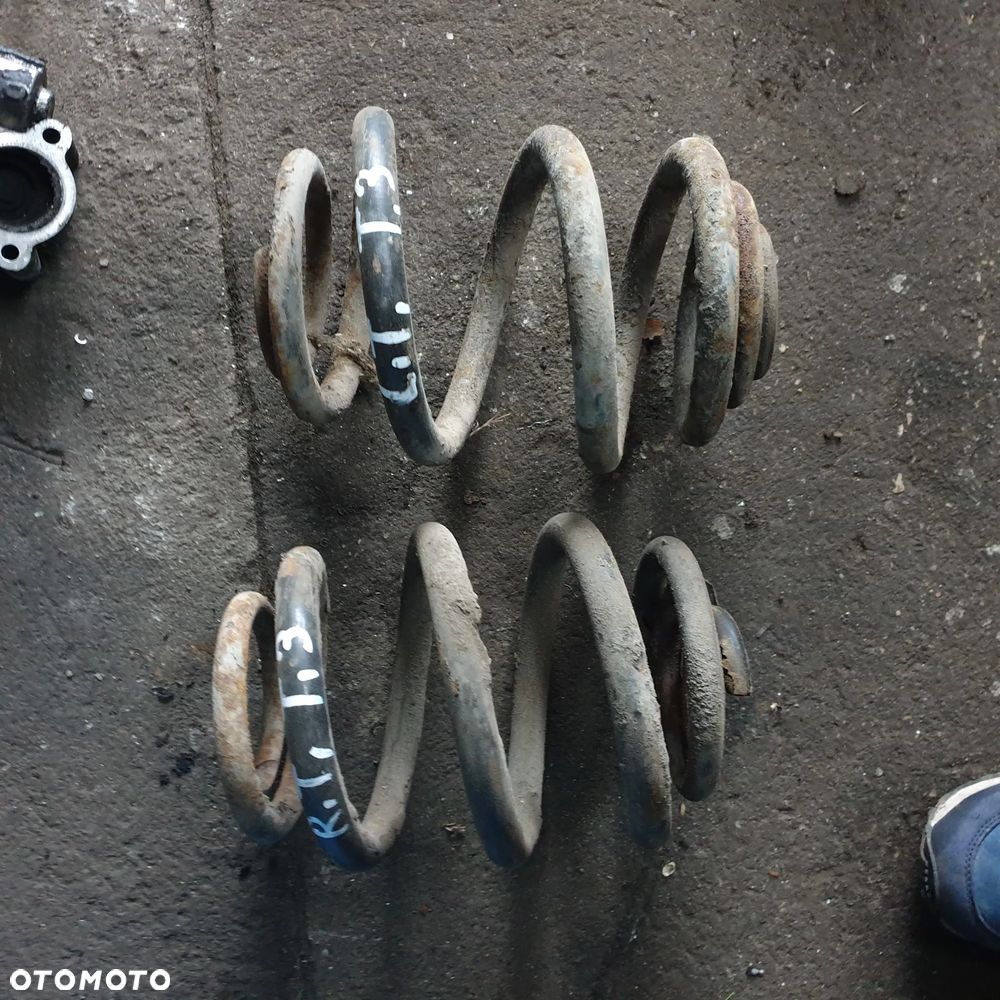 VW T3 SPREZYNA SPREZYNY  LEWA PRAWA TYL