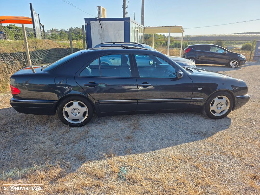 Mercedes-Benz E 250 TD Classic - 4