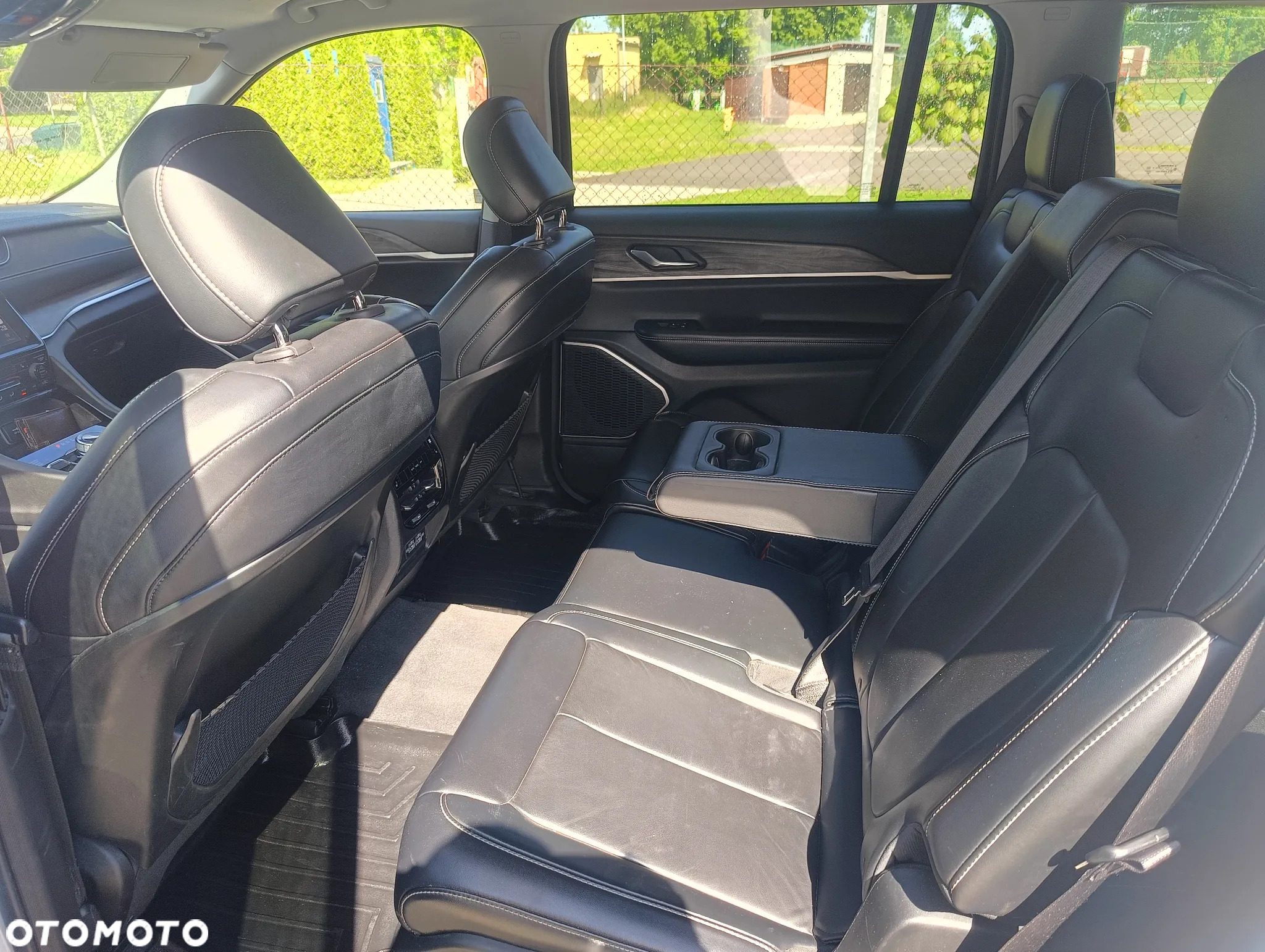Jeep Grand Cherokee - 11