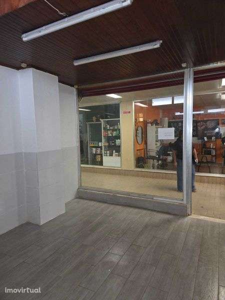 Loja arrendar Fontainha - Grande imagem: 3/8